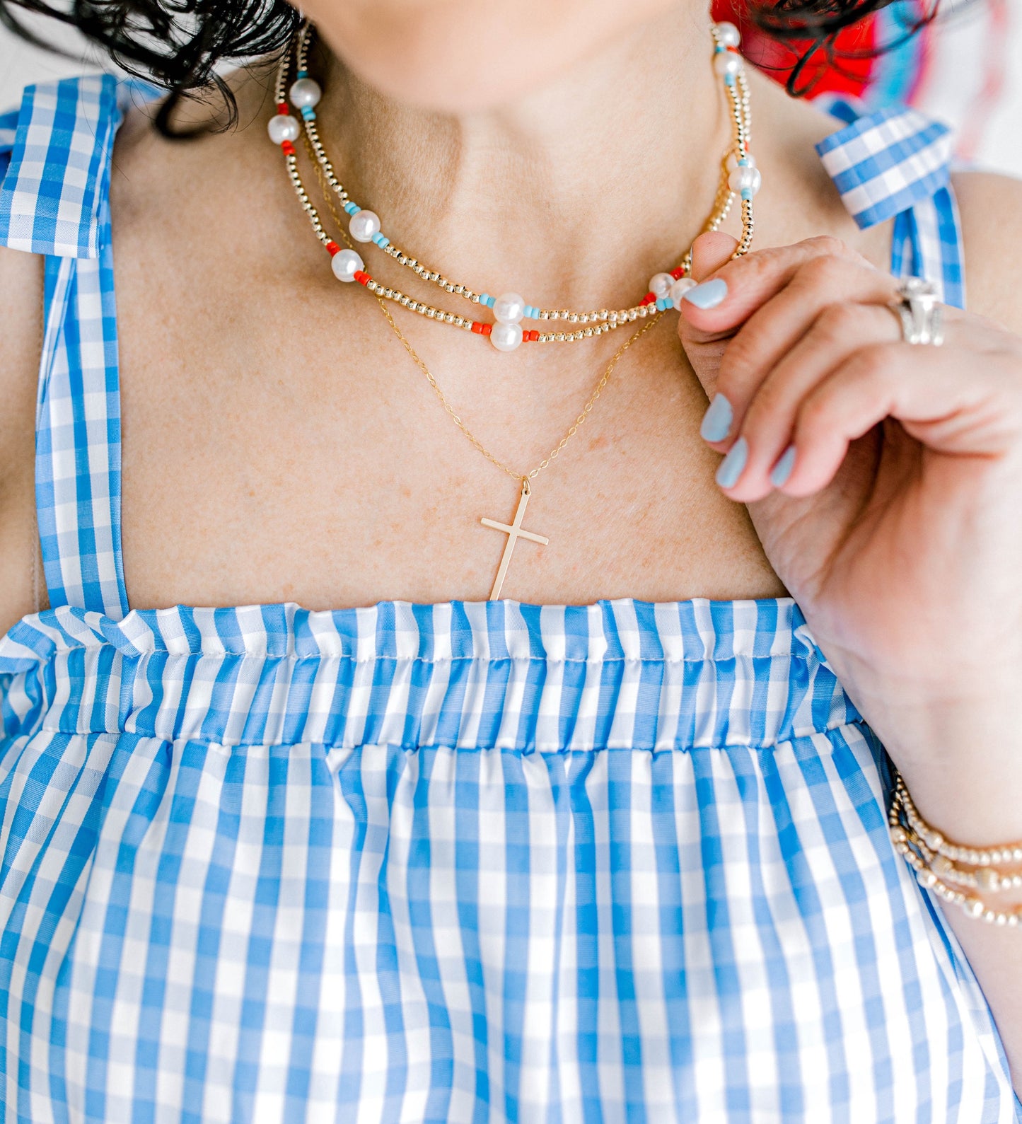 Just like our popular pearly pop bracelets, but in necklace form! The perfect piece for when you need a 'pop" of color! Cute alone or layered with other pearly pops! 15 in with 2 in extender, fresh water pearls, seed beads, gold filled beads, gold filled clasp, and jump rings.