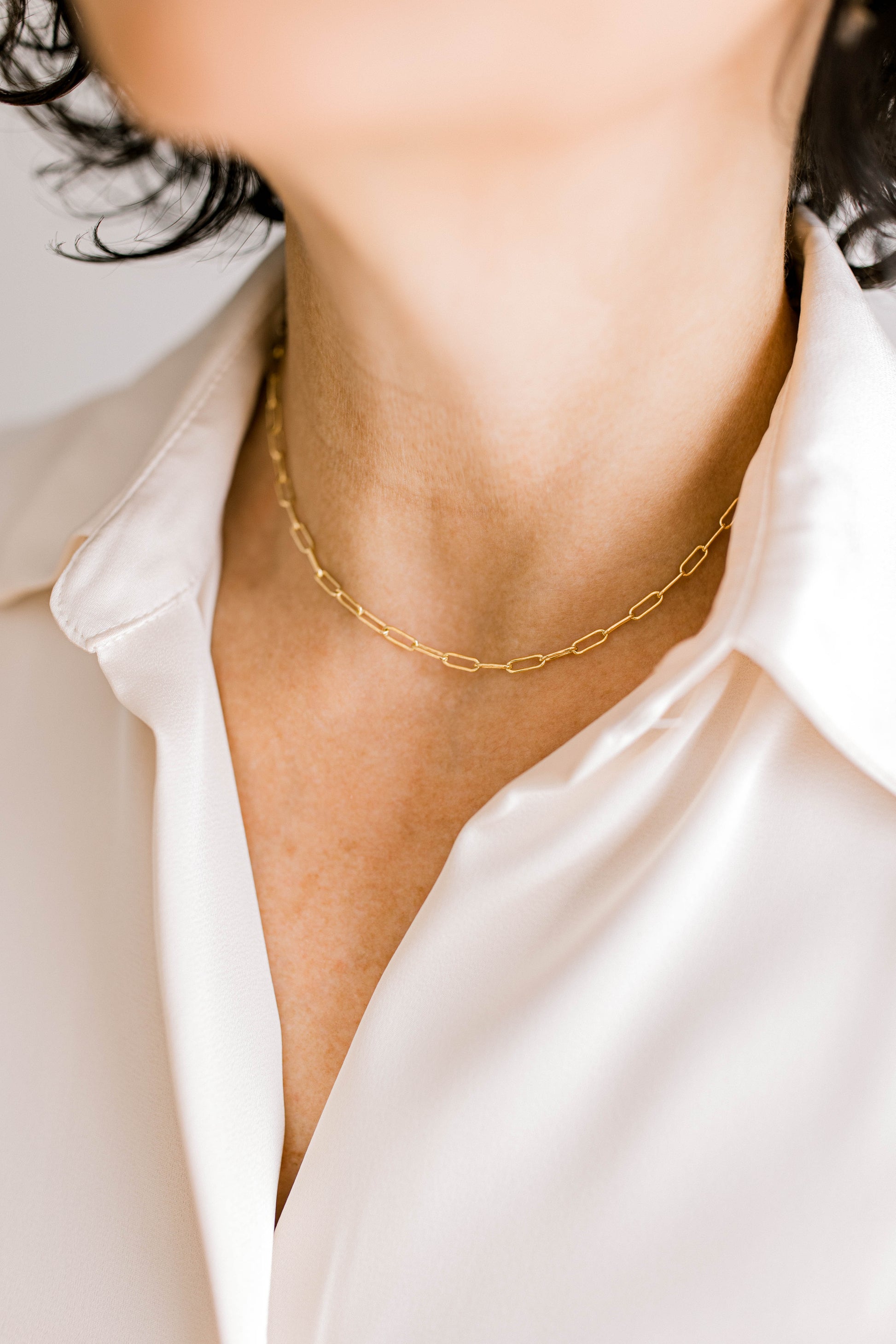 Two sizes of the simple and dainty paperclip style chain! This necklace is a 14K dainty gold chain and a 14K gold filled lobster clasp. This necklace is 15 inches with an optional 1, 2, or 3 inch extender.