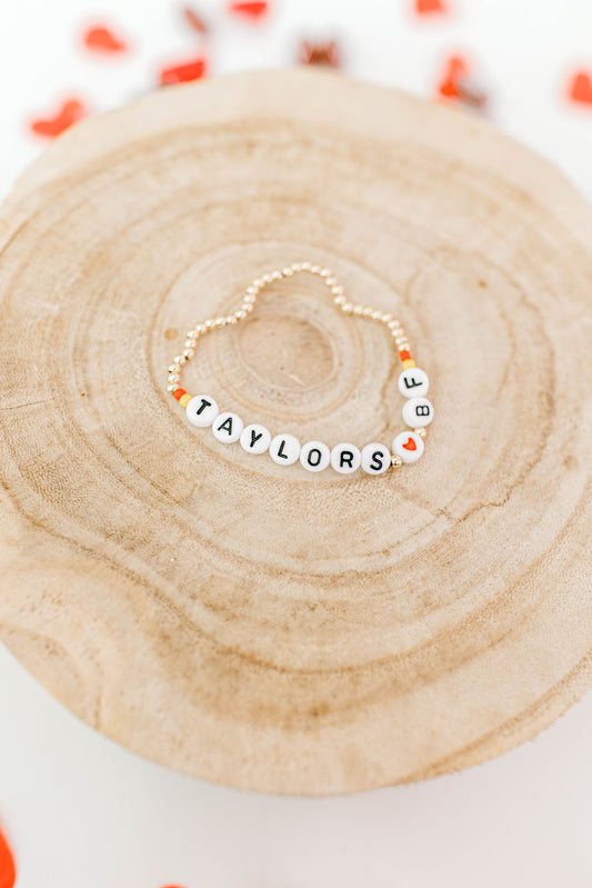 I mean we're all rooting for Taylor's boyfriend, right?? And of course the Kansas City Chiefs in general!! These sporty and cute bracelets include 3mm 14k gold filled beads and white/black letter beads.
